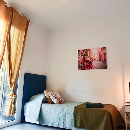 - Plaza Vila Madrid Hostel Barcelona