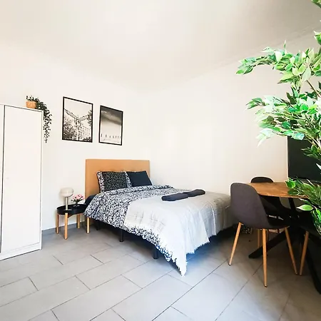- Plaza Vila Madrid Hostel