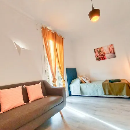 - Plaza Vila Madrid Hostel