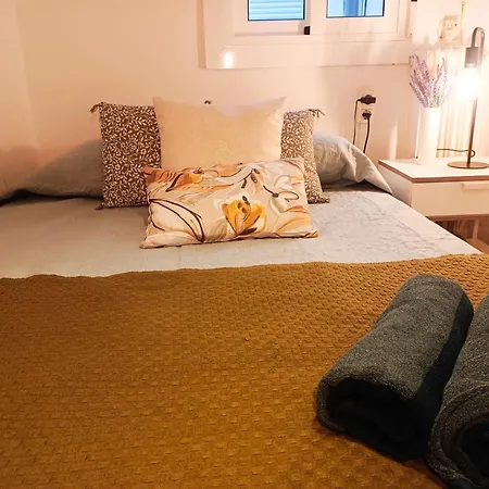 Hostel - Plaza Vila Madrid Barcelona